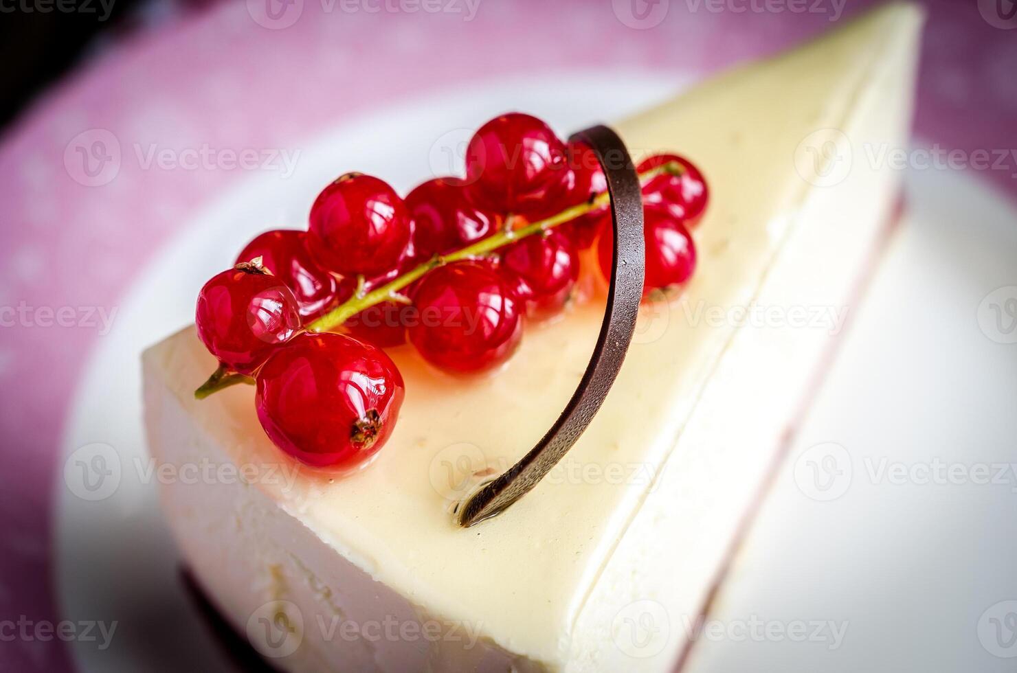 Cheesecake with redcurrant photo