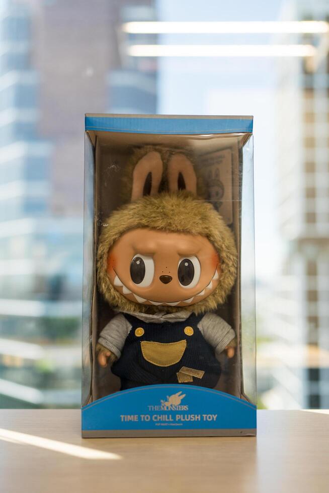 LABUBU TIME TO CHILL Plush Doll ぬいぐるみ Amazon.co.jp: POP MART LABUBU TIME TO CHILL ぬいぐるみ
