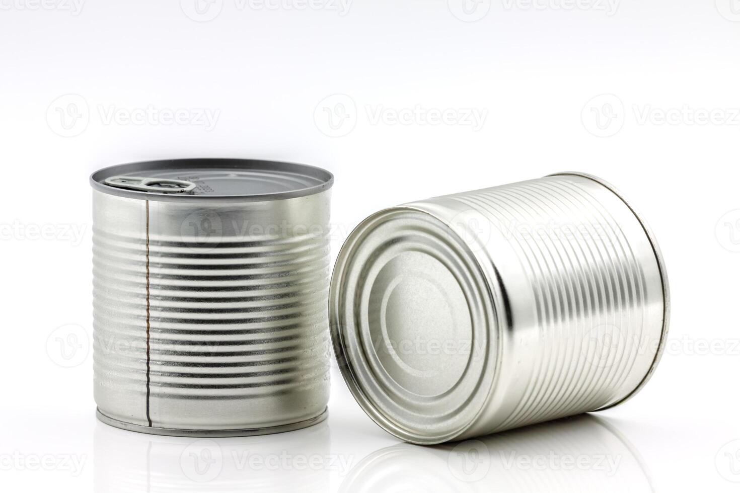 Cylindrical tin can photo