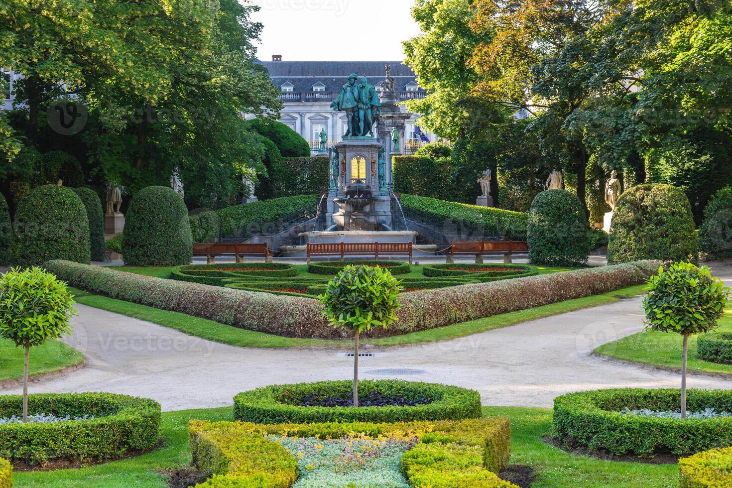 Square of Petit Sablon, aka Kleine Zavelsquare, located in Brussels, Belgium photo