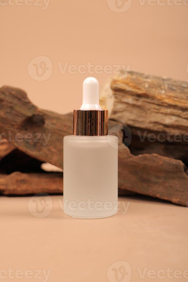 Elegant Frosted Dropper Bottle for Skincare and Essential Oils photo