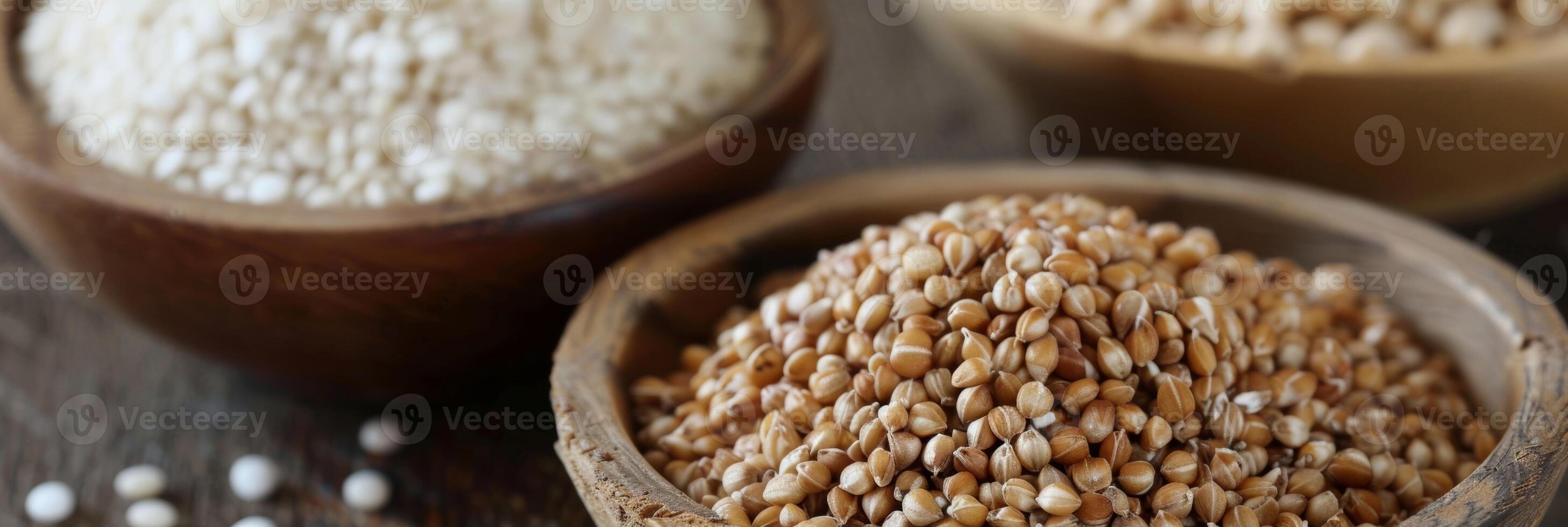 A comparison between buckwheat and other grains highlighting its lower glycemic index and higher nutrient content photo