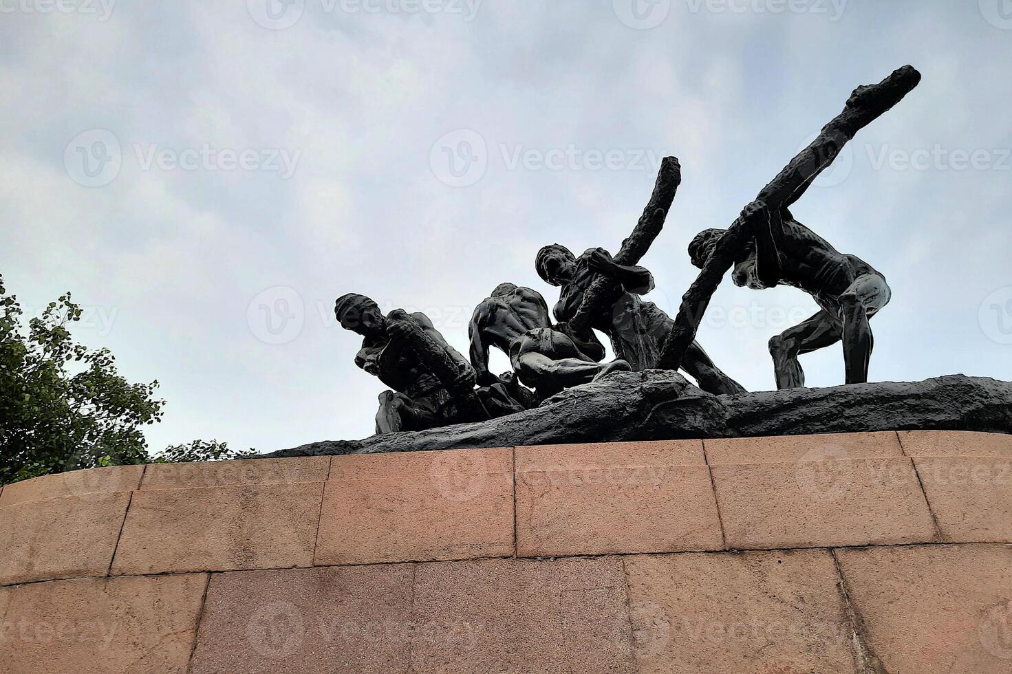 Statue of Labour, Chennai photo
