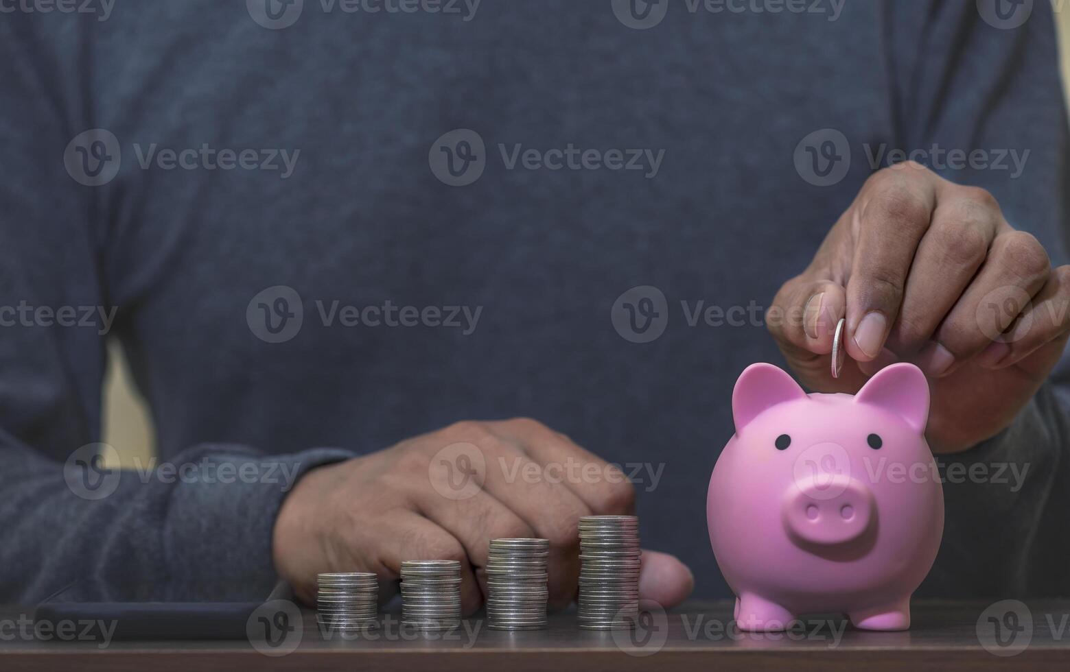 Investor online saving concept photo