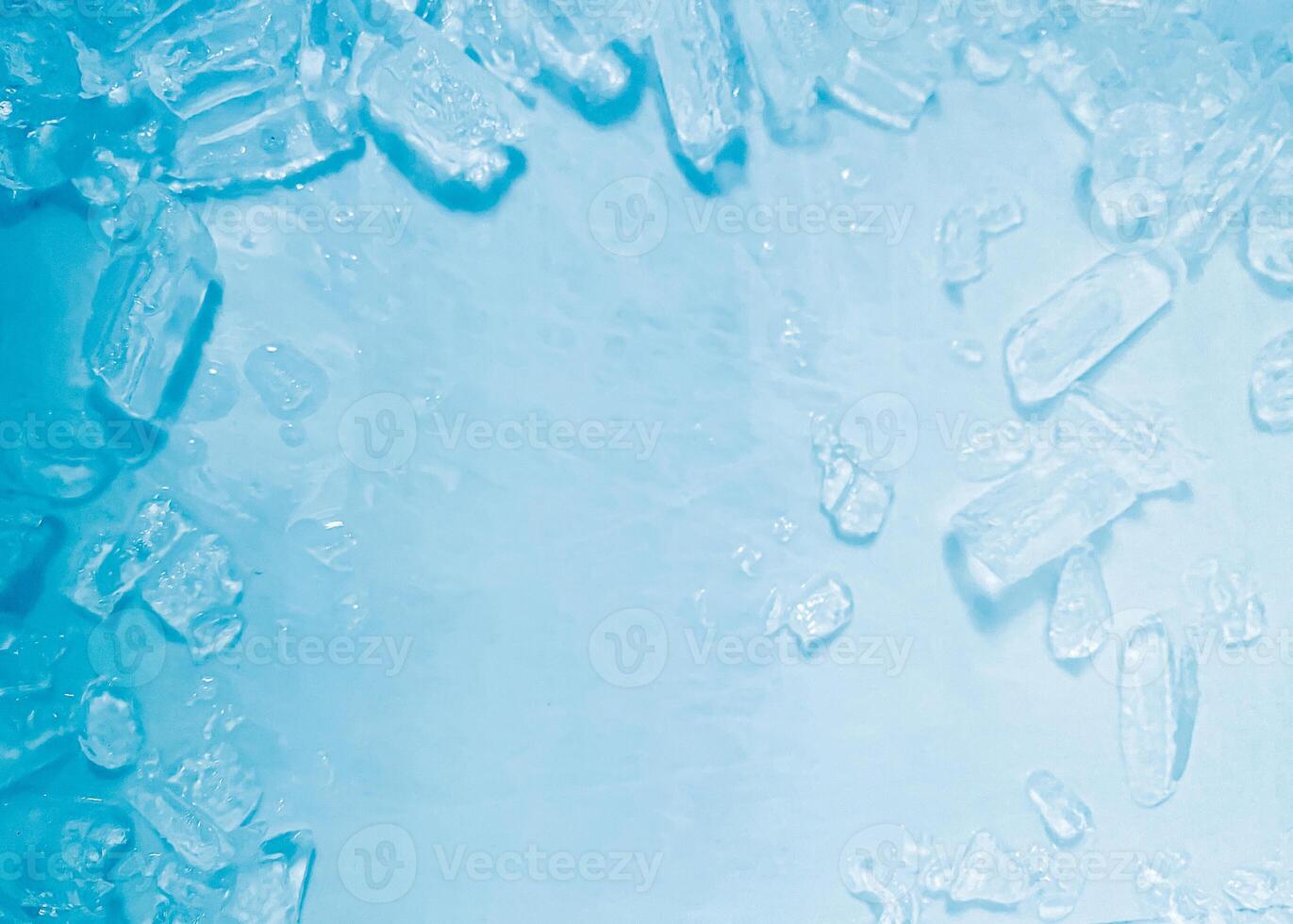 icecubes background,icecubes texture,icecubes wallpaper,ice helps to feel refreshed and cool water from the icecubes helps the water refresh your life and feel good.ice drinks for refreshment business photo