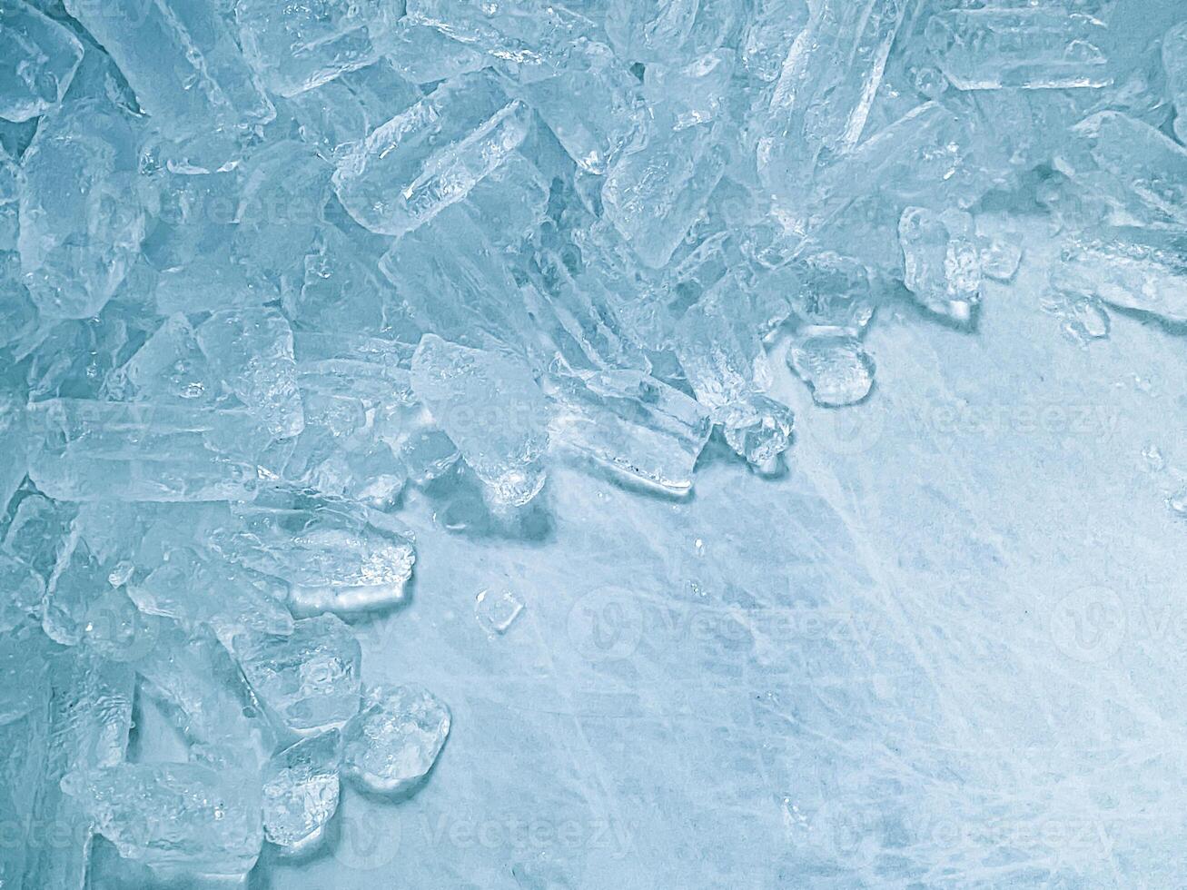 icecubes background,icecubes texture,icecubes wallpaper,ice helps to feel refreshed and cool water from the icecubes helps the water refresh your life and feel good.ice drinks for refreshment business photo