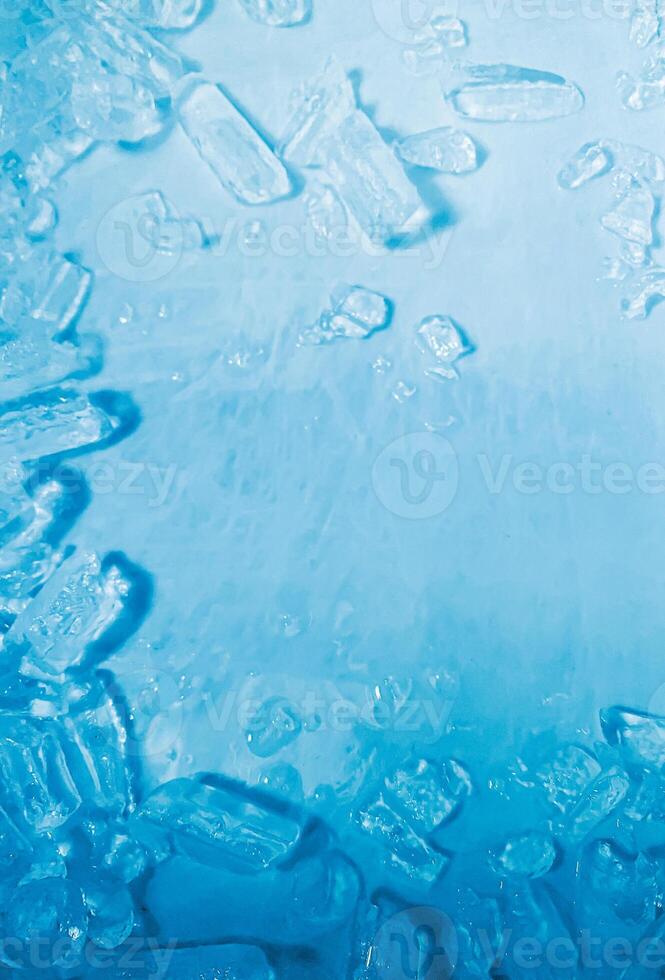icecubes background,icecubes texture,icecubes wallpaper,ice helps to feel refreshed and cool water from the icecubes helps the water refresh your life and feel good.ice drinks for refreshment business photo