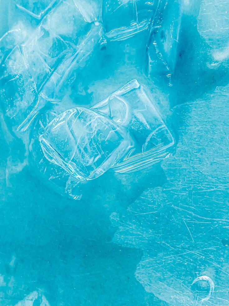 icecubes background,icecubes texture,icecubes wallpaper,ice helps to feel refreshed and cool water from the icecubes helps the water refresh your life and feel good.ice drinks for refreshment business photo