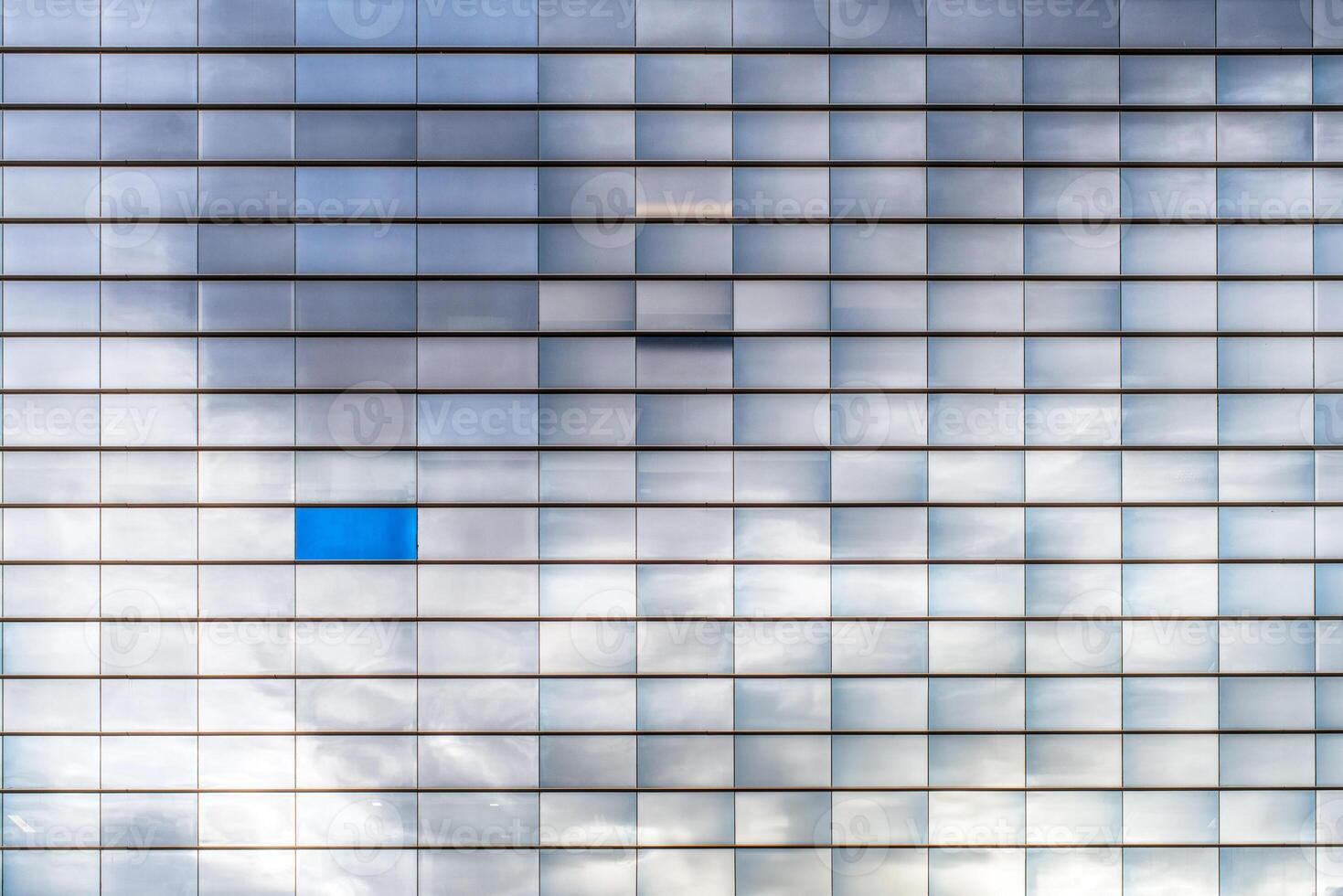 Edificio De Vidrio Galia Nervion Sevilla photo