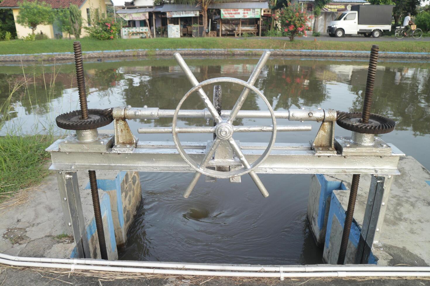 Shutoff valve to control the opening of little water dam photo