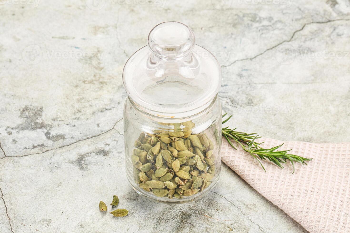 Dry Cardamom - aroma seasoning flavour photo