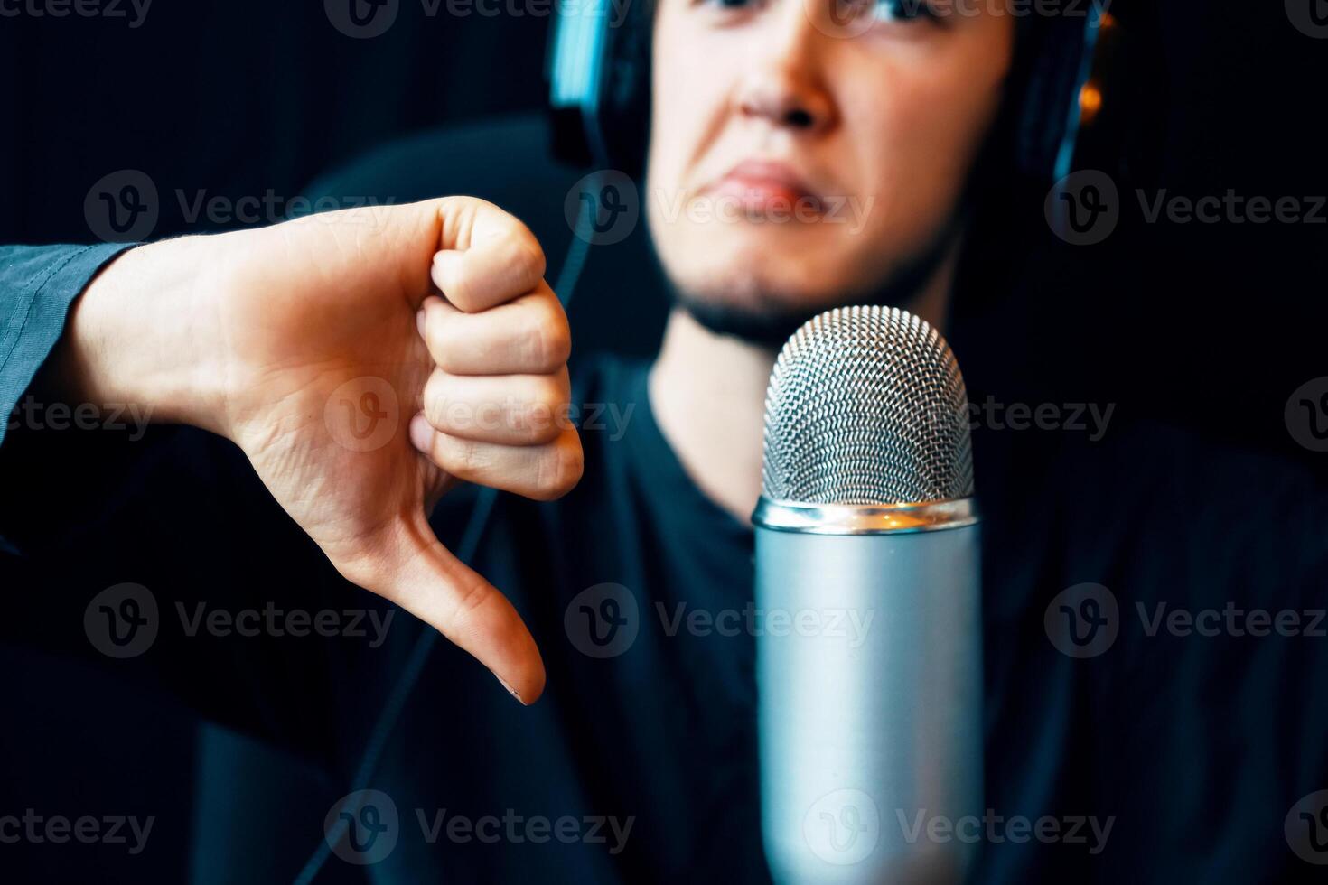 Streamer show gestures. Gamer lose game. photo