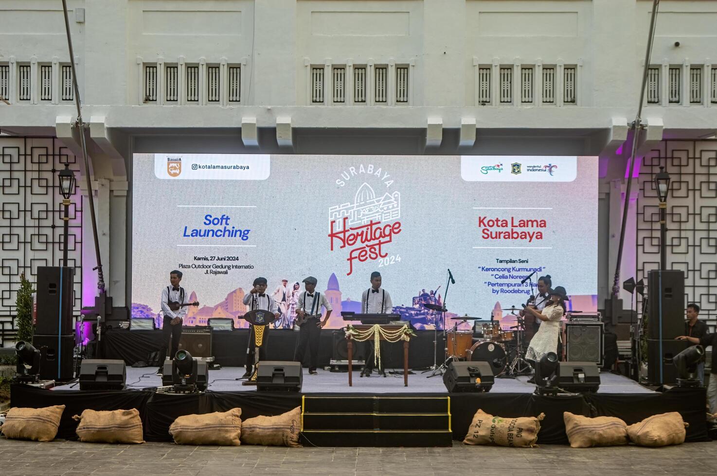 soft launching event for the old city of Surabaya in front of the Internatio building with live keroncong music performances photo