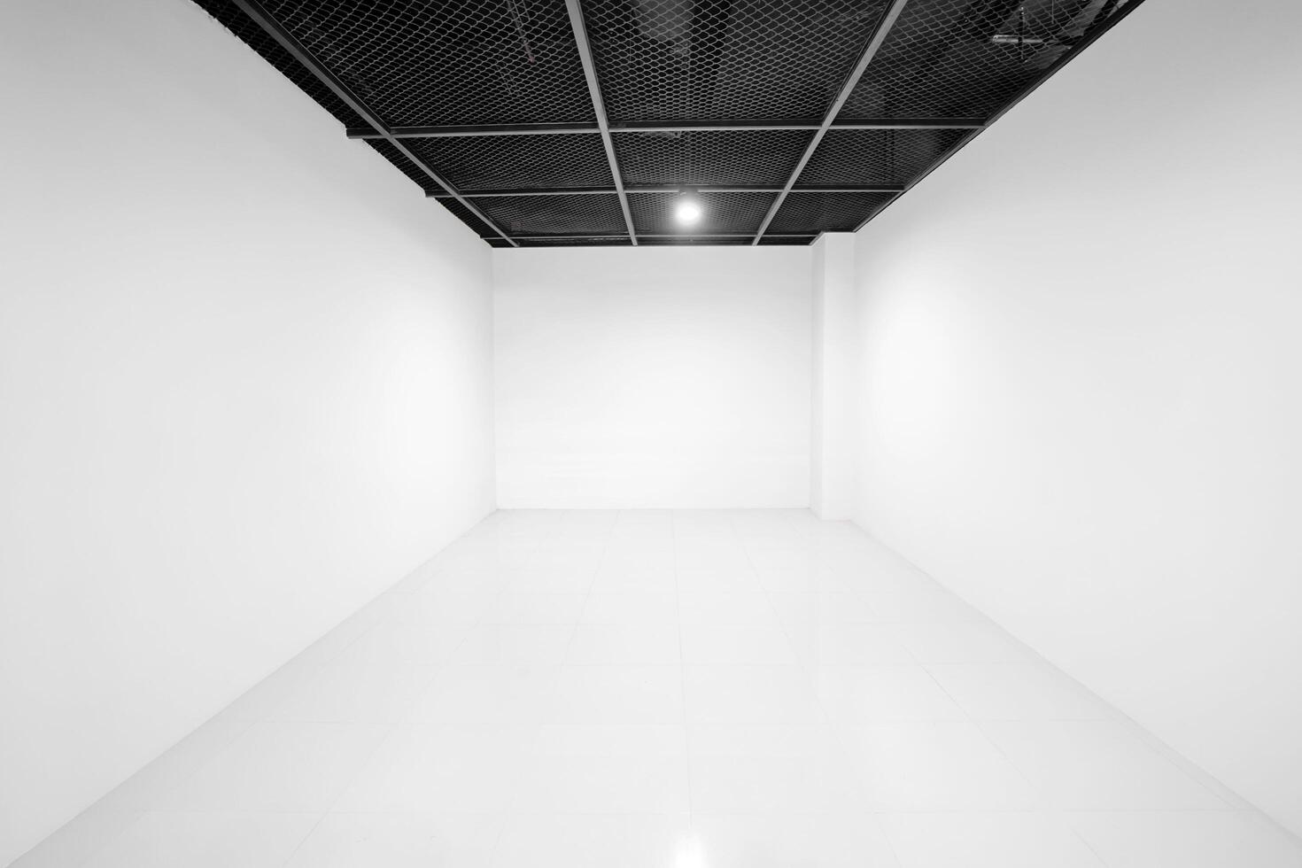 Empty white room photo