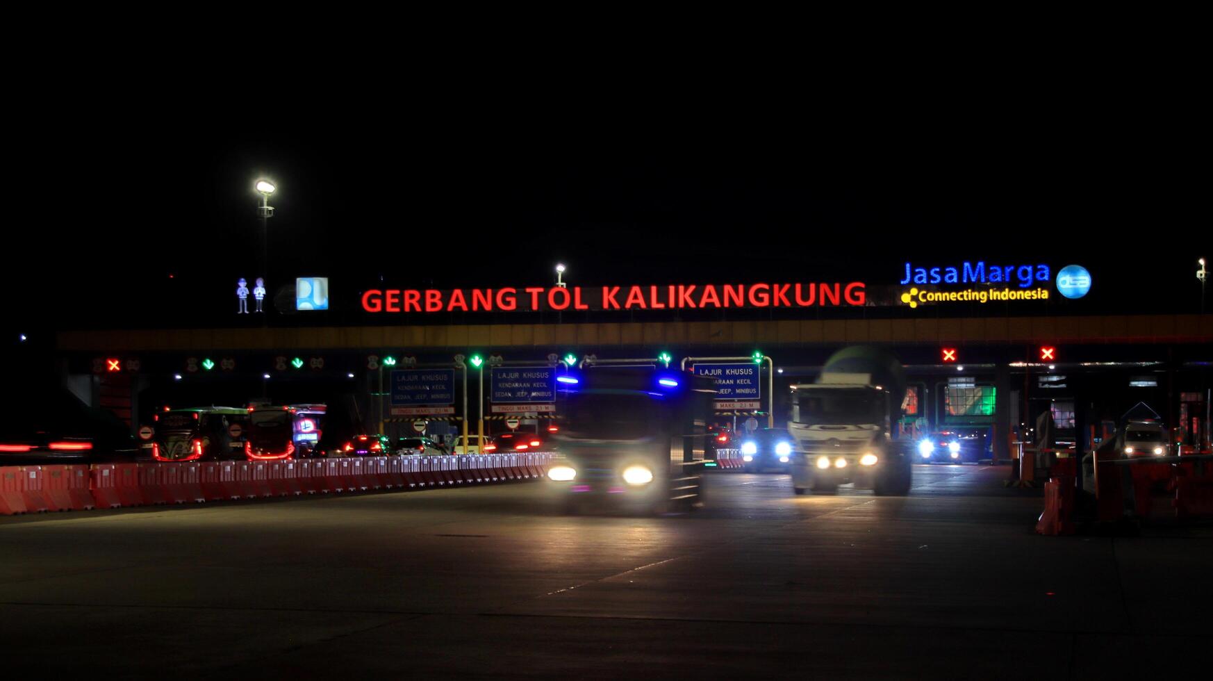 Toll Gate Kalikangkung photographed at night photo
