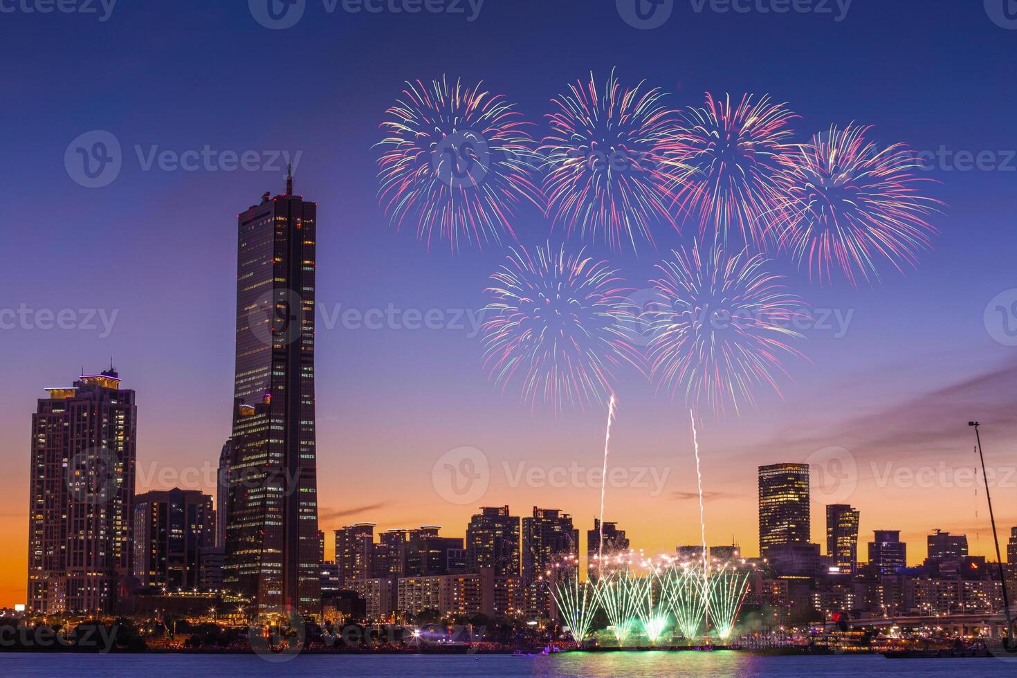 Fireworks along the Han River in International Fireworks Festival at Yeouido, Seoul, South Korea. photo