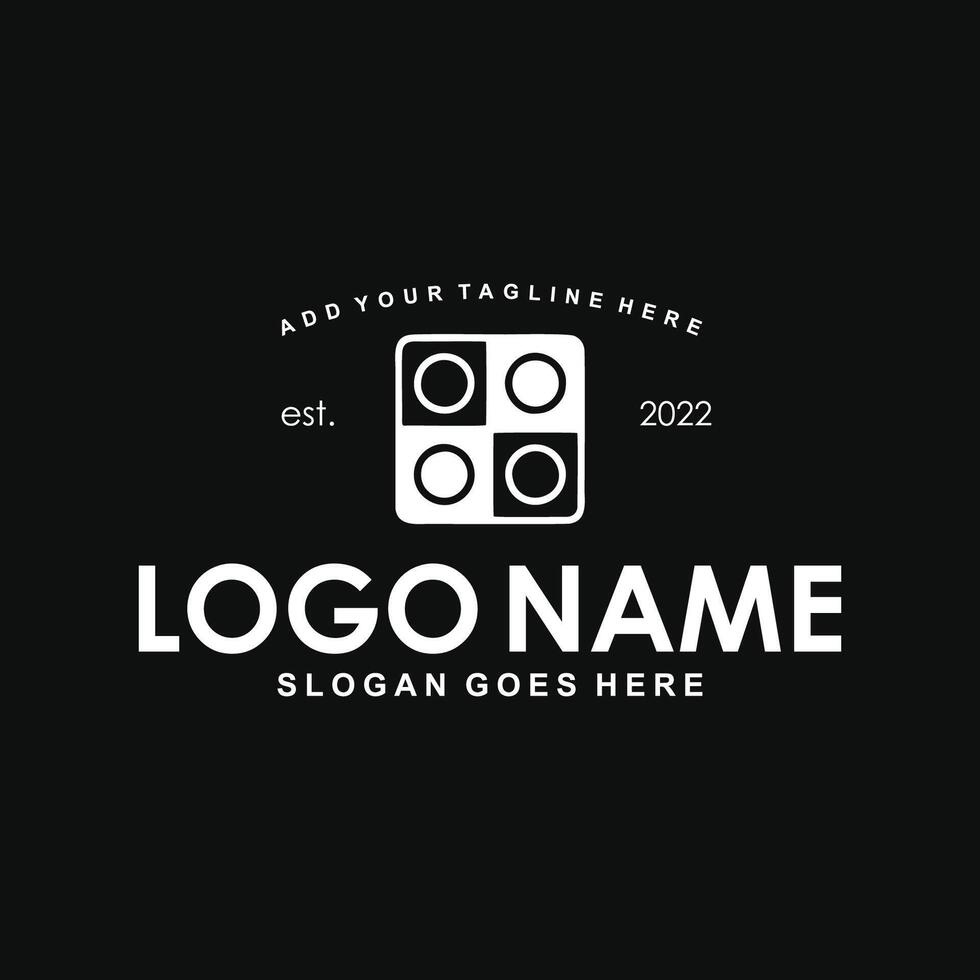 Logic board games outline icon. Thin line black logic board games icon, flat simple element illustration from editable entertainment concept isolated stroke on white background vector
