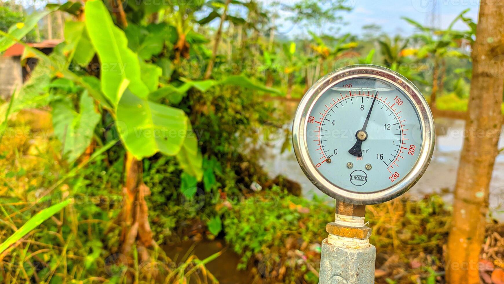 The manometer, a water pressure gauge, is functioning properly photo