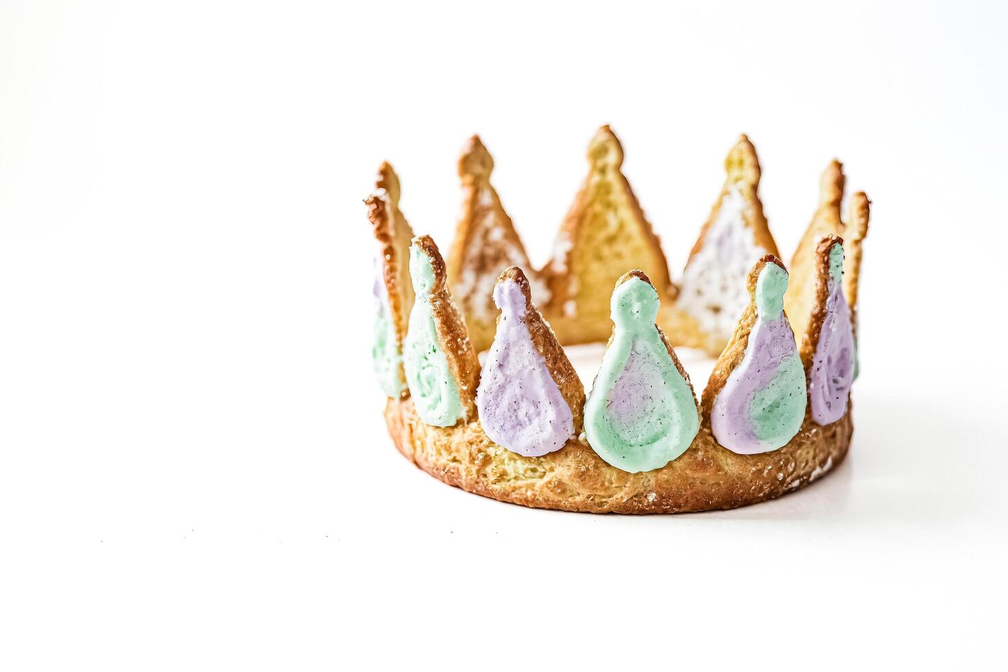 Frosted Crown Pastry photo