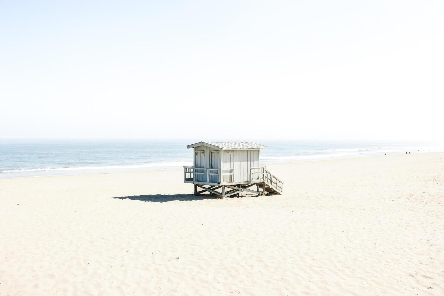 Minimalist Beach Hut photo