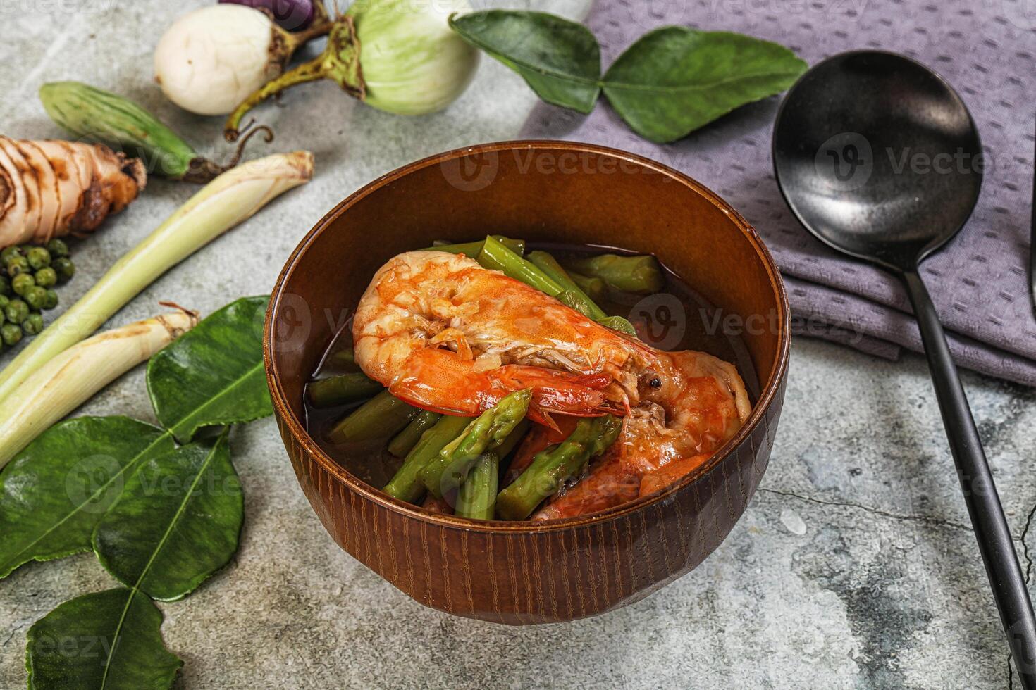 Prawn with asparagus and spices photo