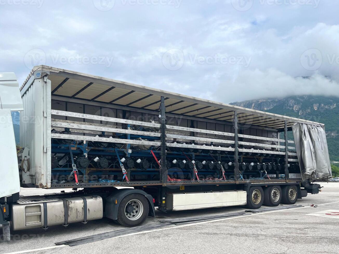 Cargo transportation of driving driven axles in a semi-trailer truck photo