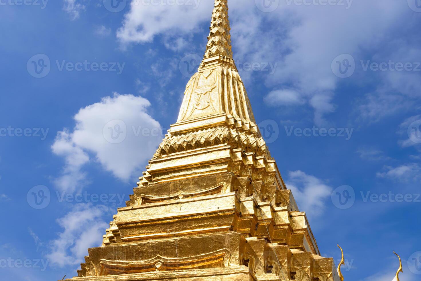 Scenic golden temple of emerald buddha Wat Phra Kaew in Bangkok, Thailand photo
