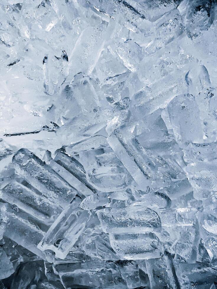 icecubes background,icecubes texture,icecubes wallpaper,ice helps to feel refreshed and cool water from the icecubes helps the water refresh your life and feel good.ice drinks for refreshment business photo