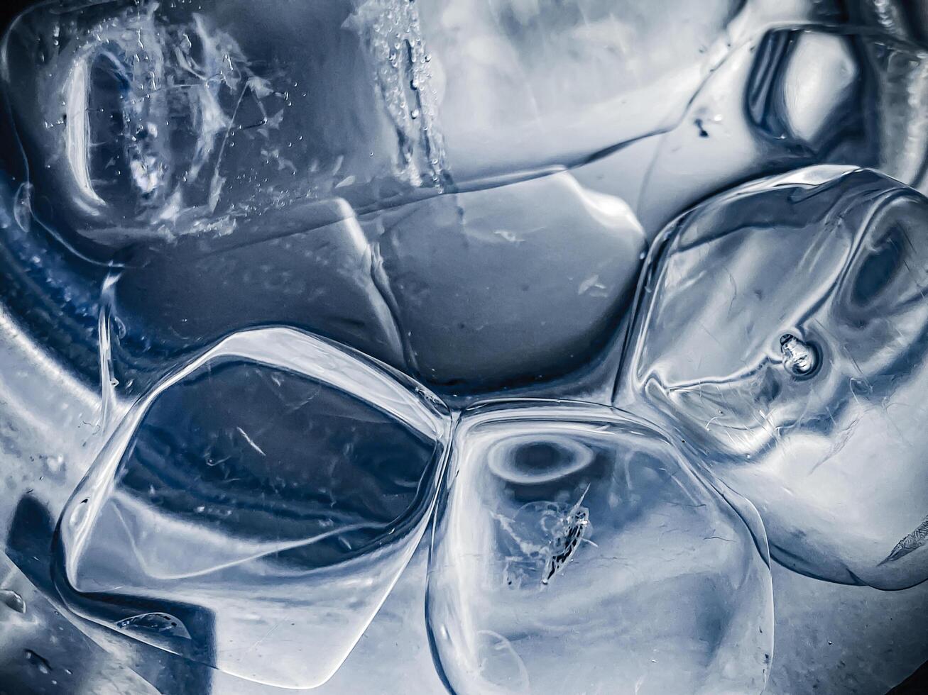 icecubes background,icecubes texture,icecubes wallpaper,ice helps to feel refreshed and cool water from the icecubes helps the water refresh your life and feel good.ice drinks for refreshment business photo
