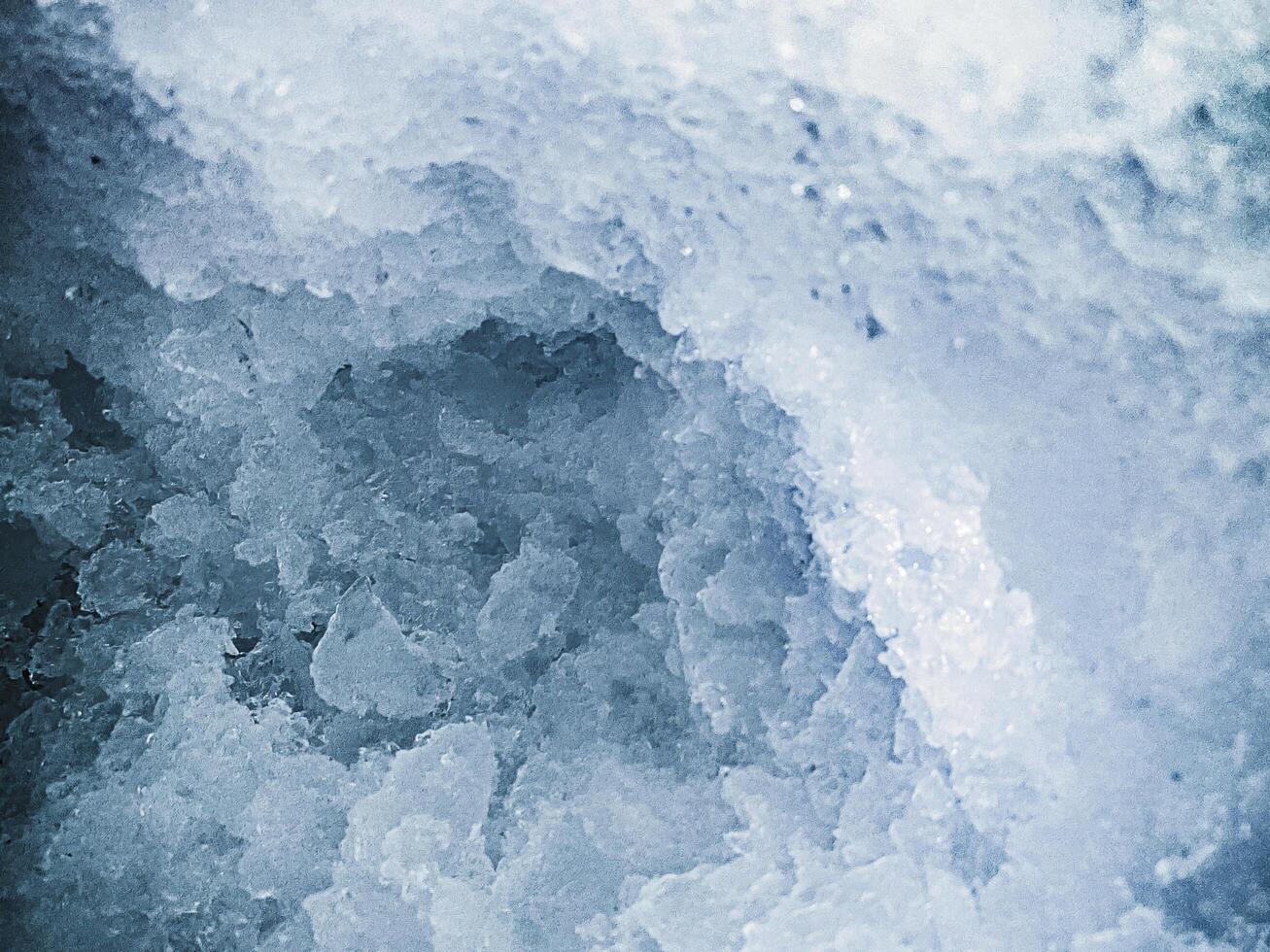 icecubes background,icecubes texture,icecubes wallpaper,ice helps to feel refreshed and cool water from the icecubes helps the water refresh your life and feel good.ice drinks for refreshment business photo