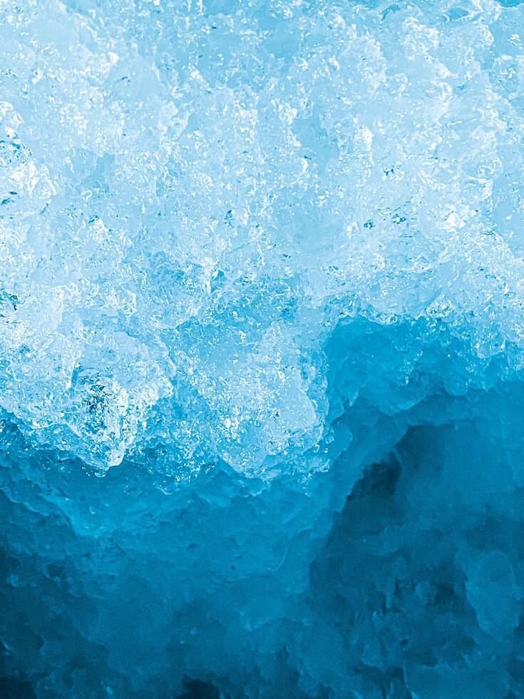 icecubes background,icecubes texture,icecubes wallpaper,ice helps to feel refreshed and cool water from the icecubes helps the water refresh your life and feel good.ice drinks for refreshment business photo