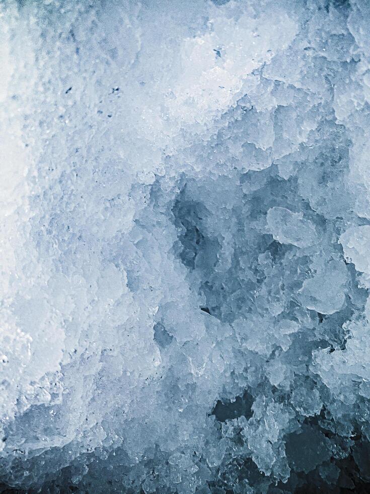 icecubes background,icecubes texture,icecubes wallpaper,ice helps to feel refreshed and cool water from the icecubes helps the water refresh your life and feel good.ice drinks for refreshment business photo