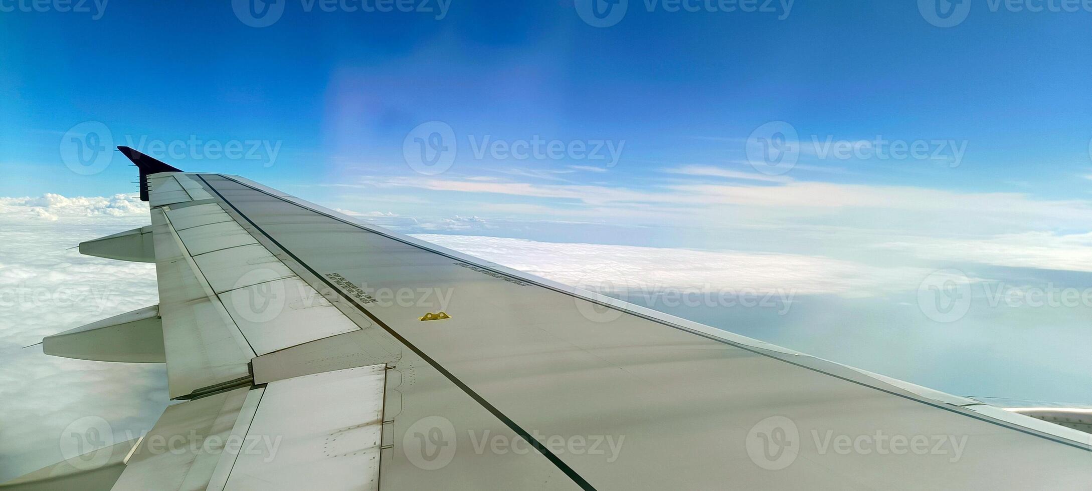 The view outside the plane from the window photo
