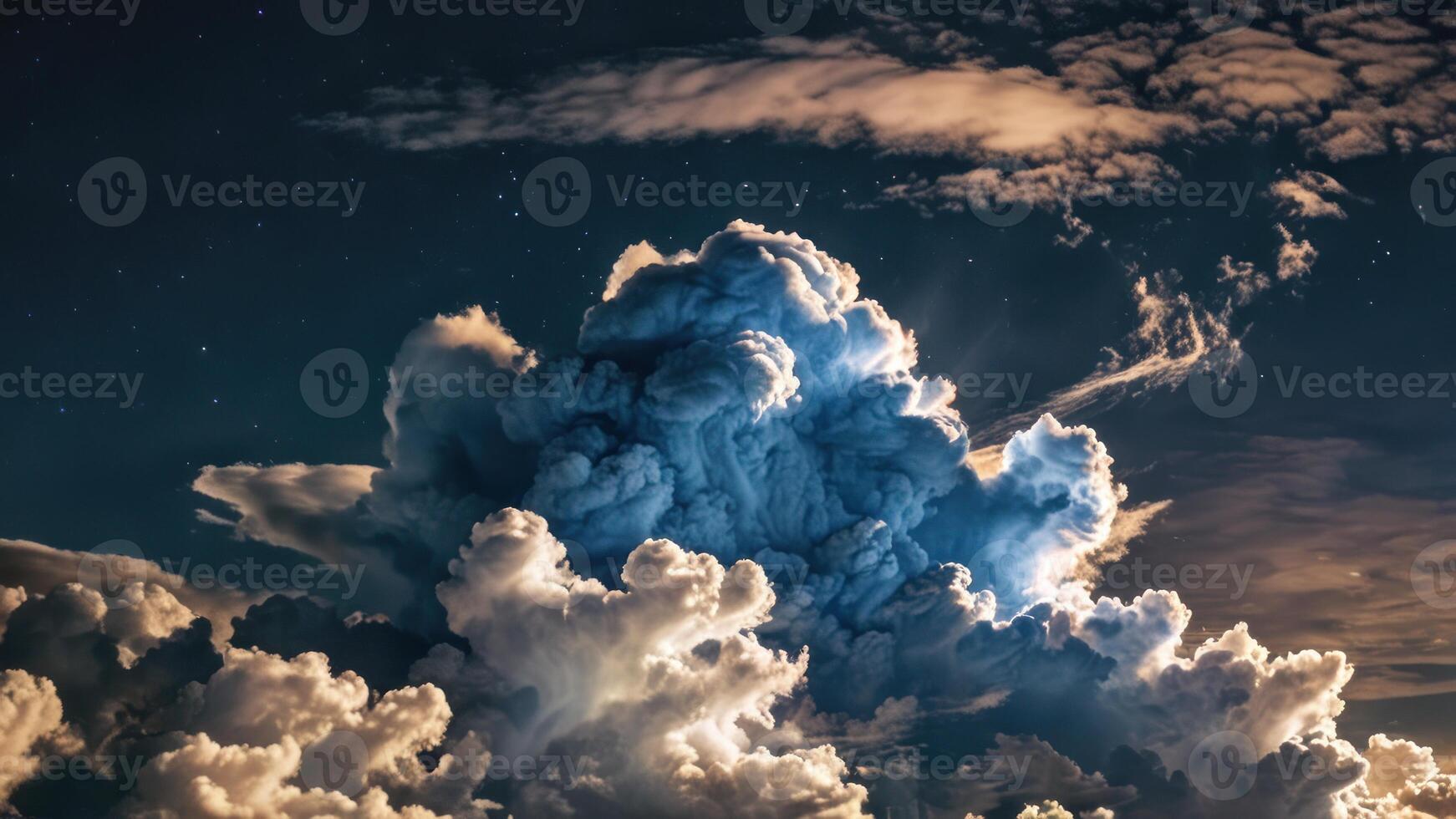 the moon rises above the clouds with many different kinds, photo