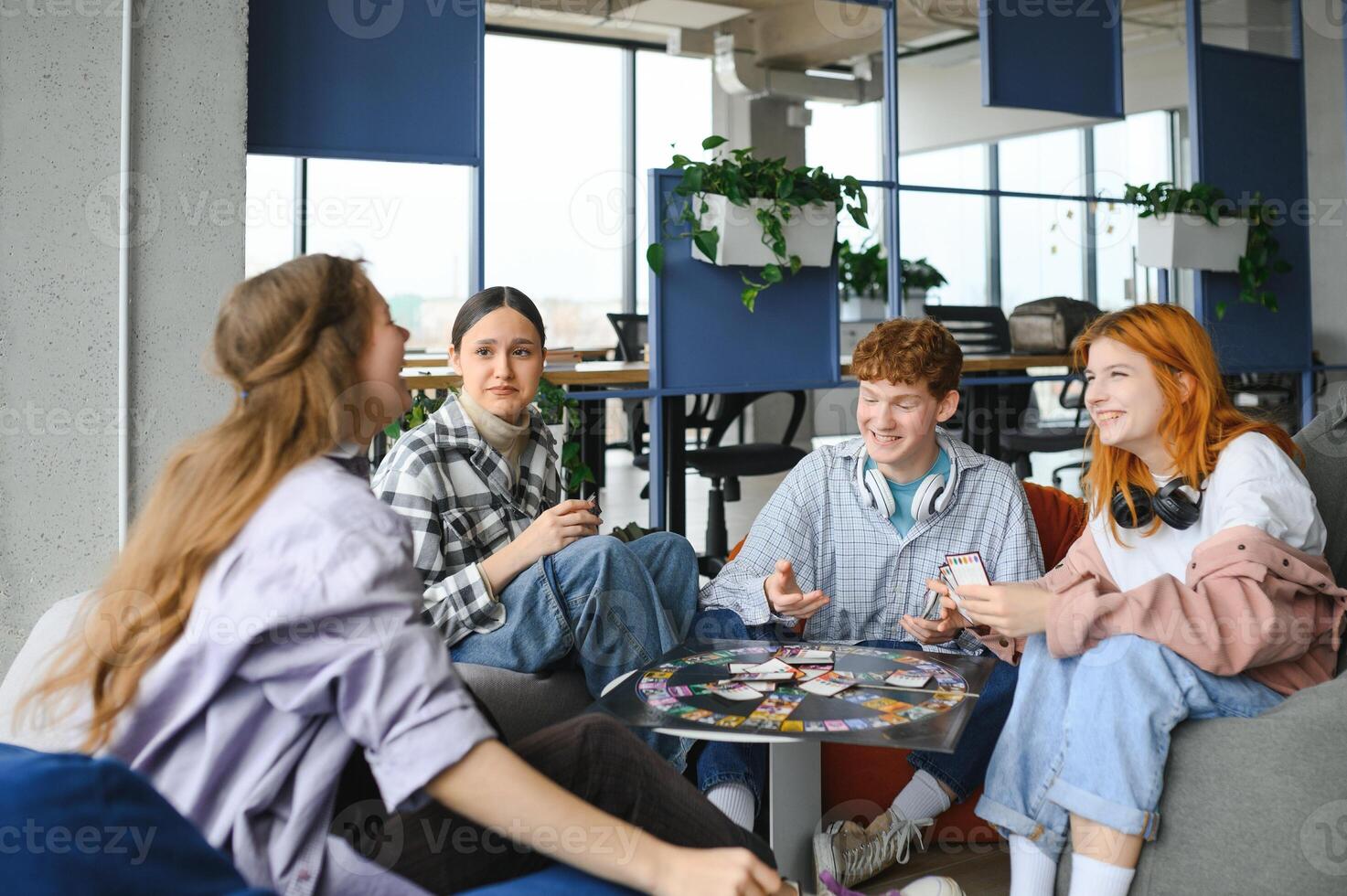 Happy Friends play board game photo