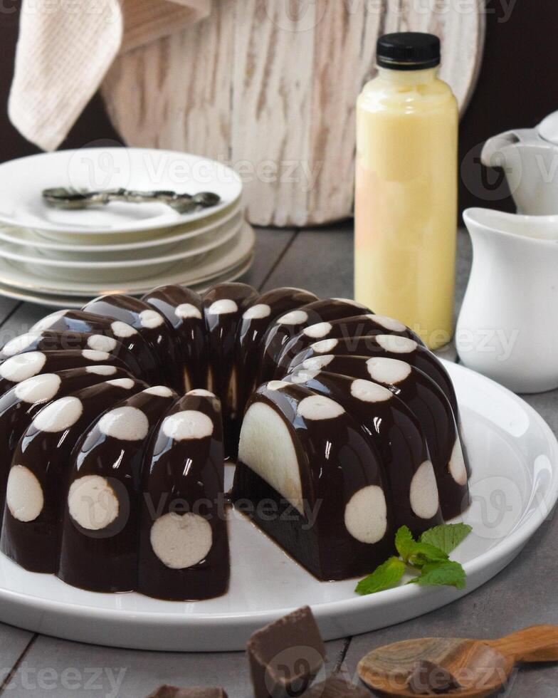 Layered Chocolate Pudding with Vla photo