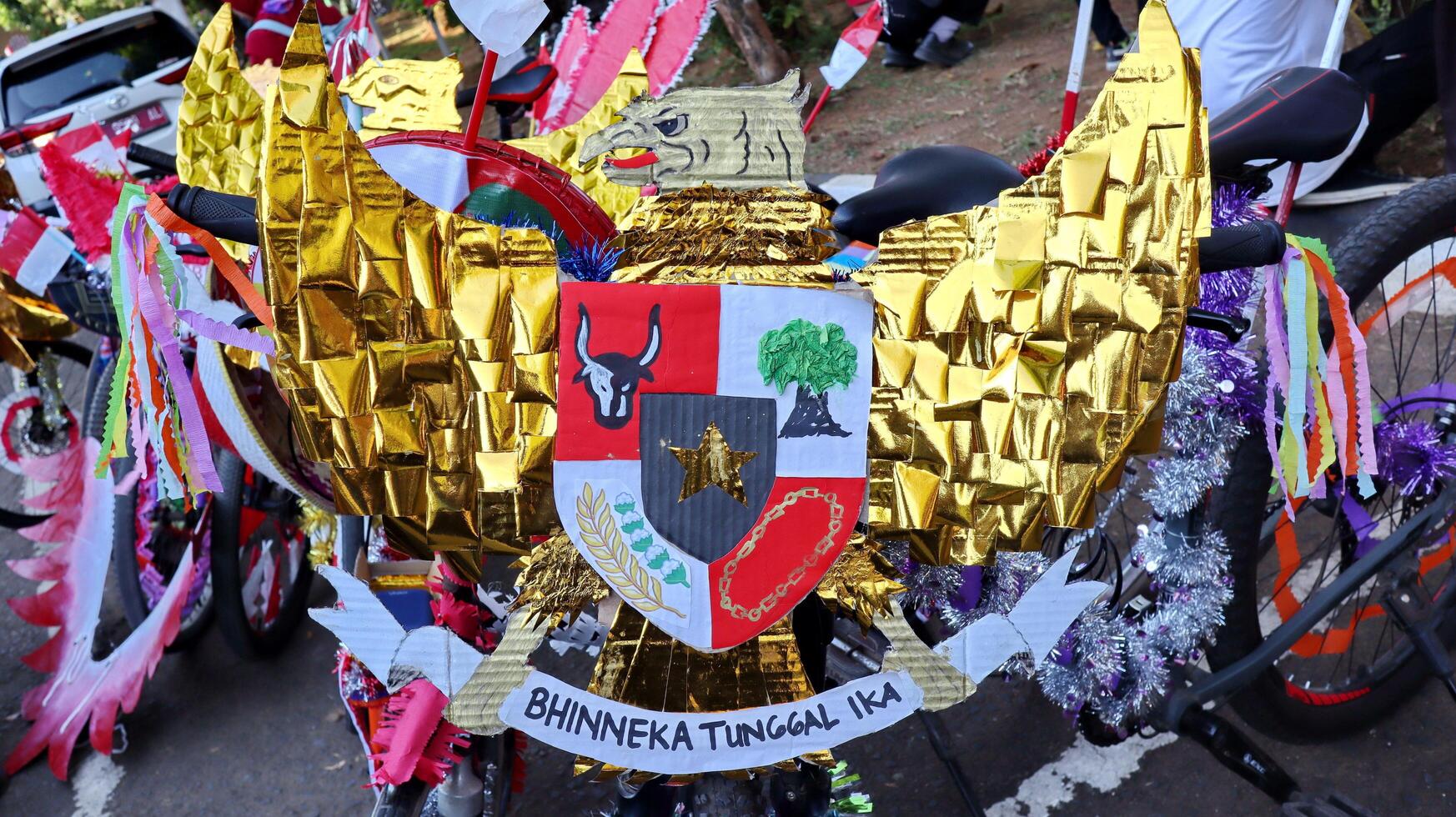 Image of statue of Garuda Pancasila, the Republic of Indonesia's national symbol photo