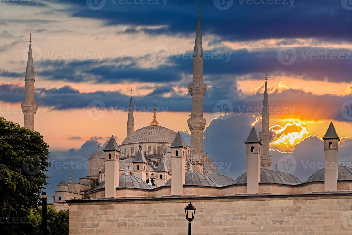 Picture of the Hagia Sophia in Istanbul against a slightly cloudy sky photo