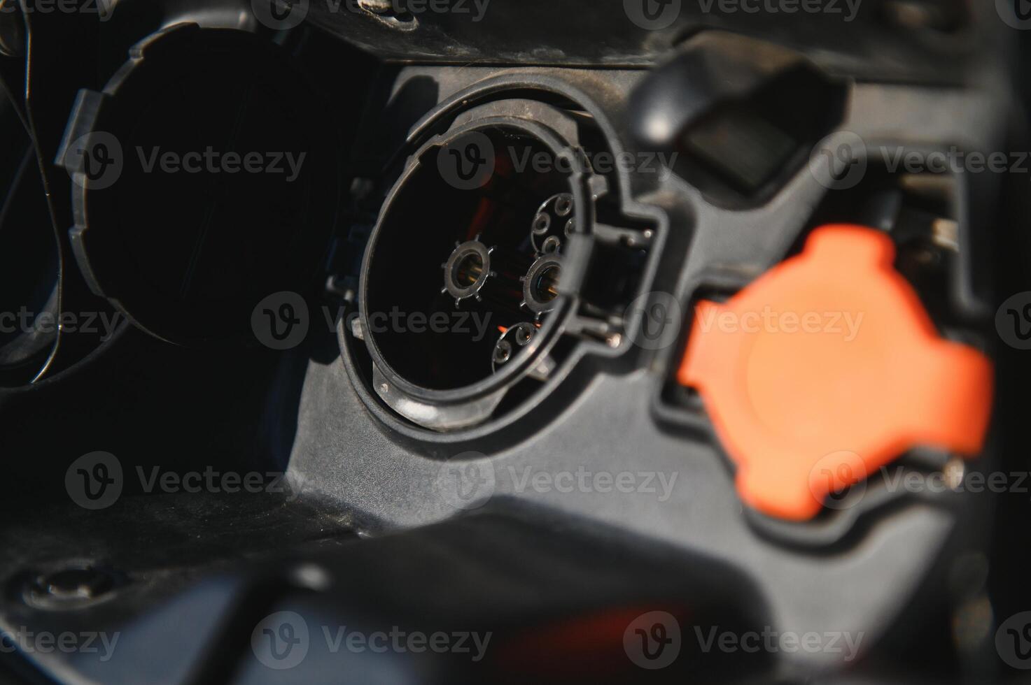 Electric Car Plug Fixing Hinged Lid Low Contact ,EV connector type 1 and charging photo
