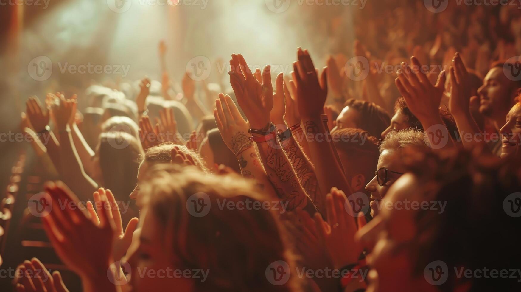 Energizing Night of Applause as Fans Celebrate a Memorable Live Performance in an Intimate Venue photo