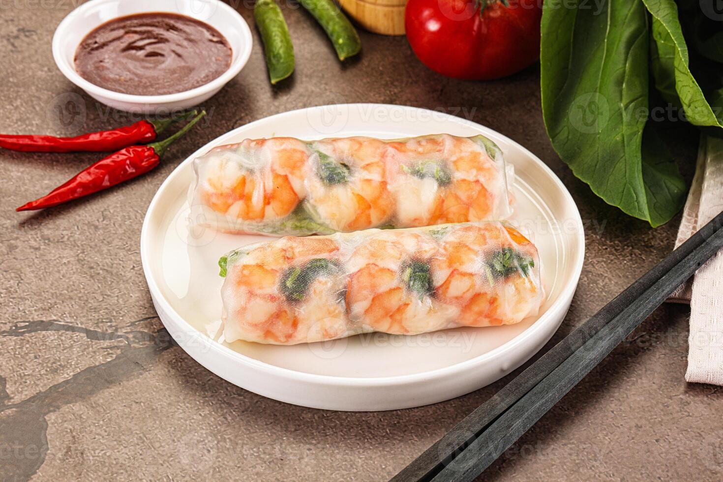 Vietnamese spring roll with prawn photo
