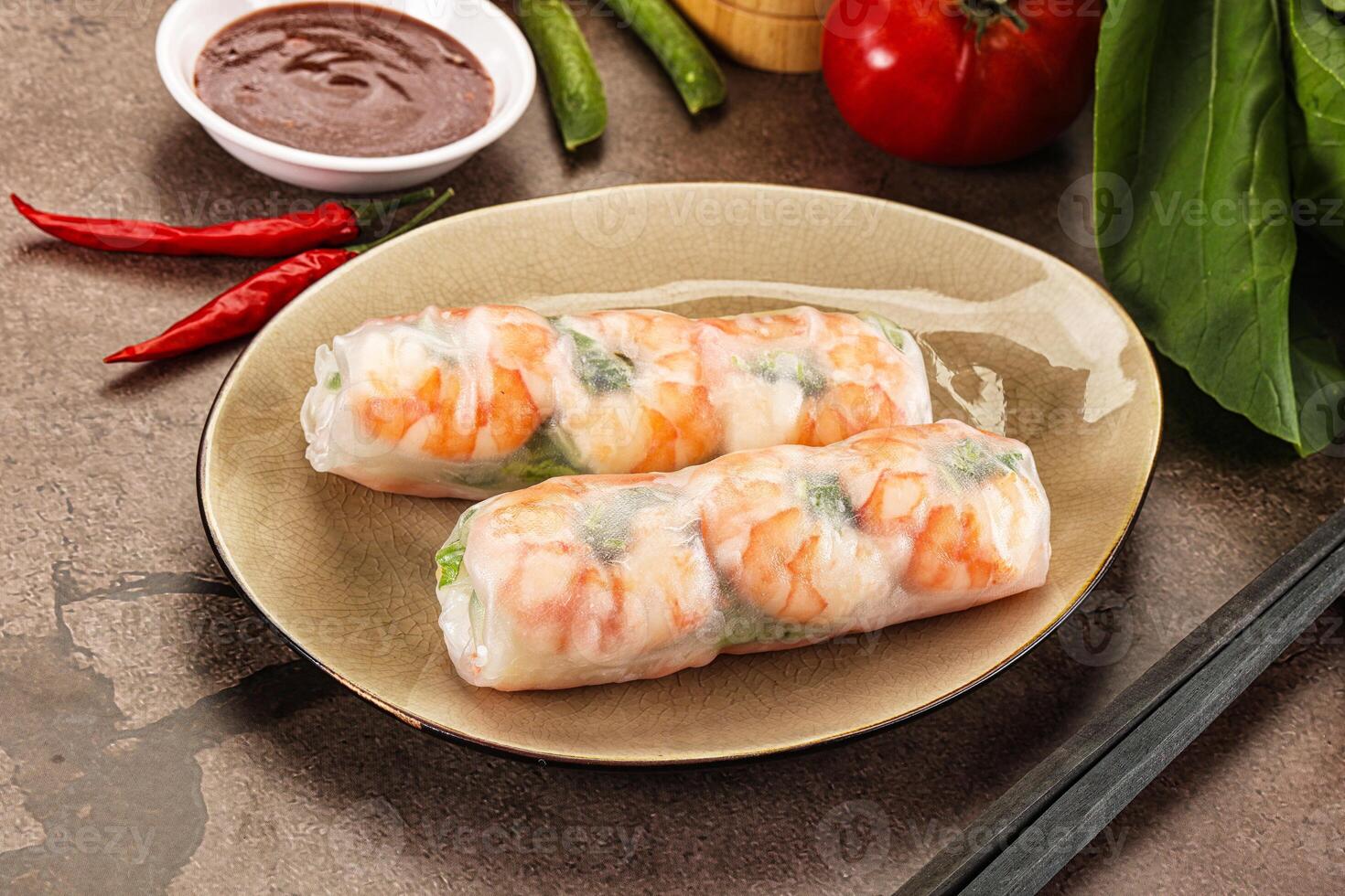Vietnamese spring roll with prawn photo