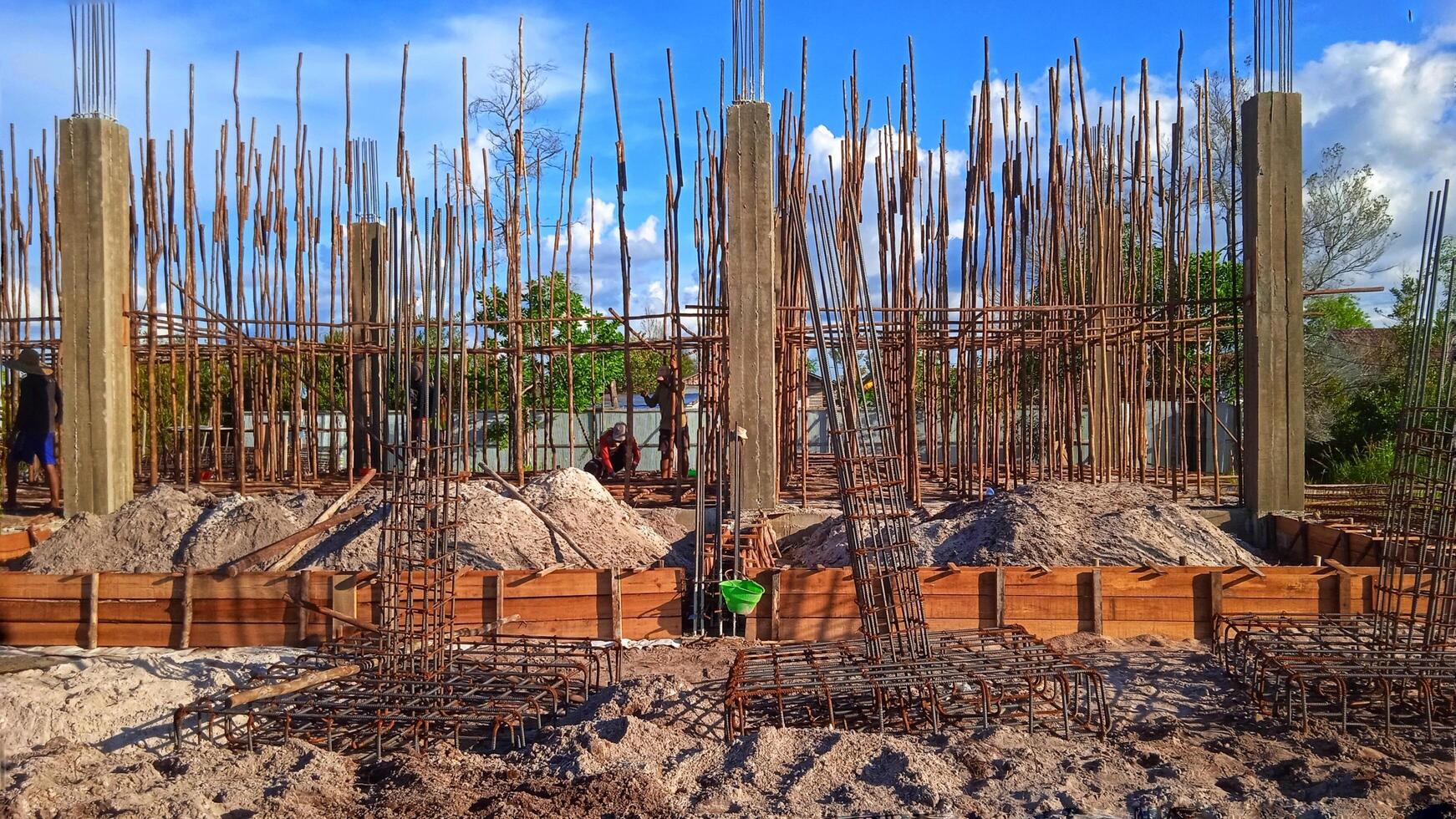 Concrete columns under construction in site photo