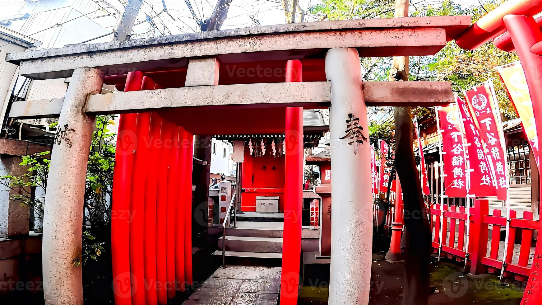 Shitaya Shrine, a shrine located in Higashiueno, Taito-ku, Tokyo, Japan The oldest Inari shrine in Tokyo. It is said that it was built in 730 by Inagi of Kyota and others, and that Gyoki commissioned photo