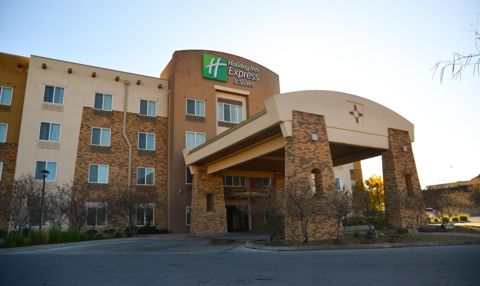 USA, NEW MEXICO - NOVEMBER 23, 2019 Hotel facade Holiday Inn Express and Suites, New Mexico USA photo