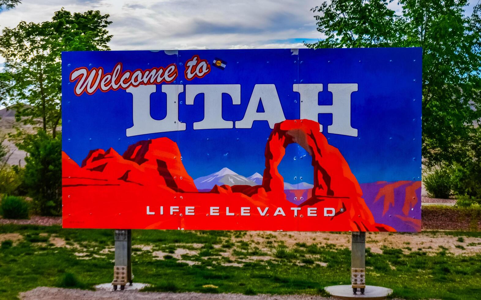 UTAH, USA - MAY 07, 2018 - information sign Welcome to Utah in Utah, US photo