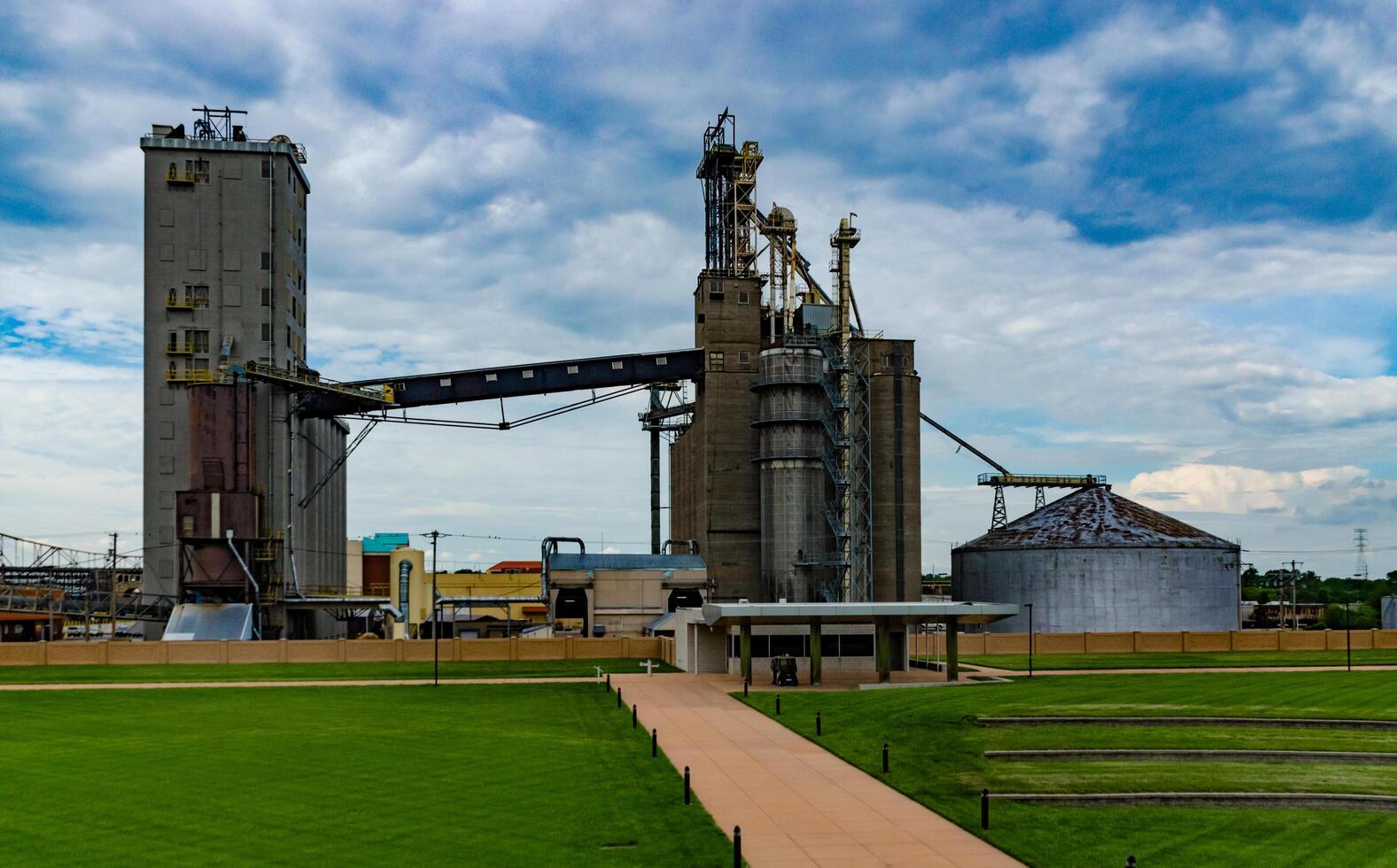 Missouri, USA - MAY 15, 2018 Industrial site near St. Louis, Missouri, USA photo