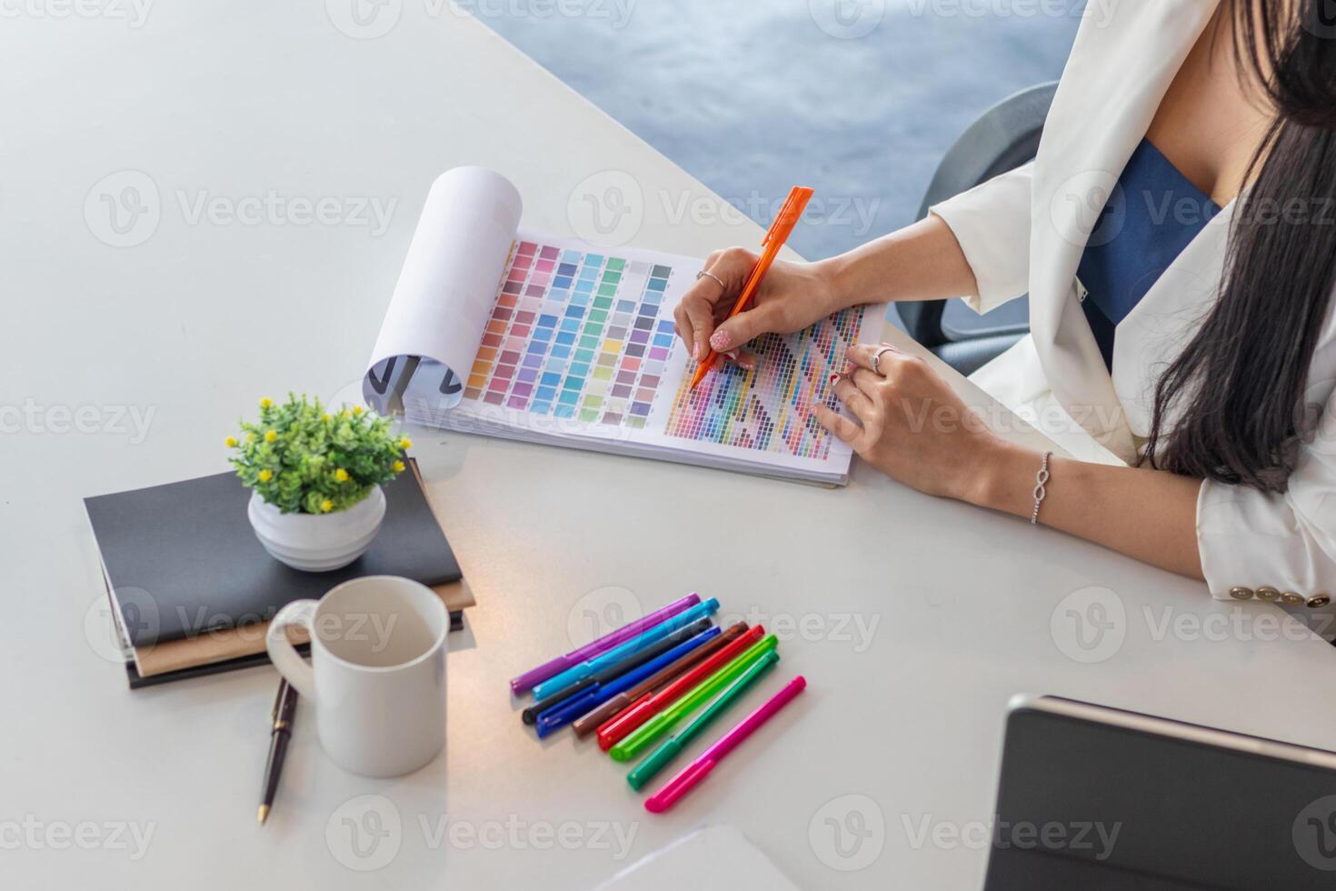 Smooth Focus, group of web designers are working together to develop mobile responsive website with UI UX Front End Designer Previewing. website designers in form of mobile applications with UI UX photo