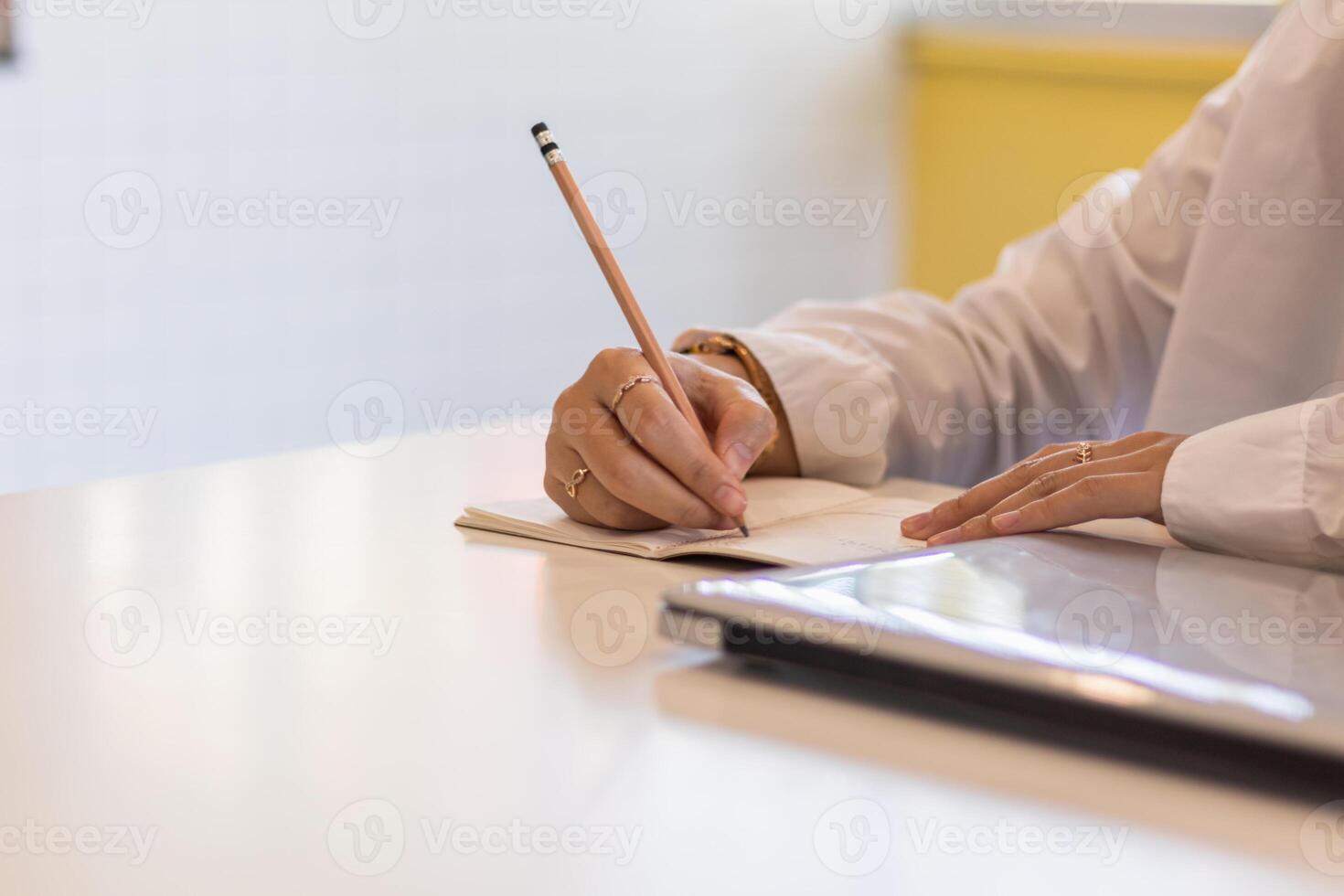 Smooth Focus, group of web designers are working together to develop mobile responsive website with UI UX Front End Designer Previewing. website designers in form of mobile applications with UI UX photo