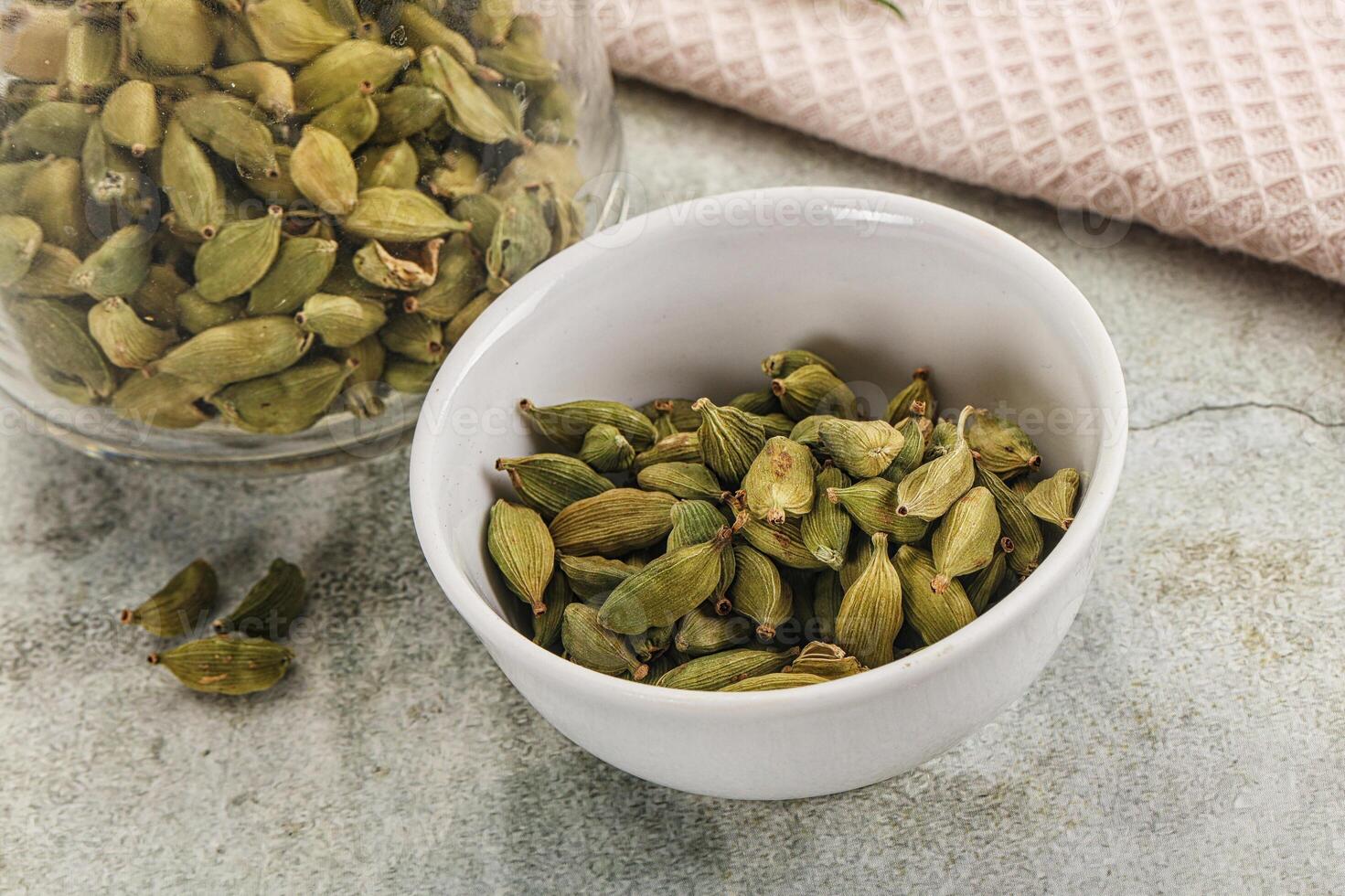 Dry Cardamom - aroma seasoning flavour photo